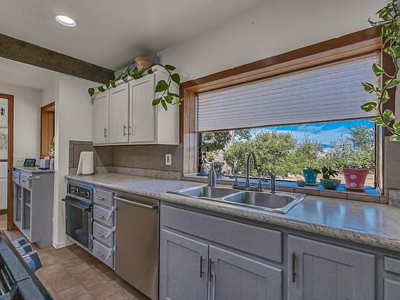 5th image of 304 Fiock Rd