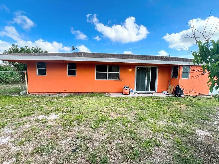 311 SW Homeland Rd — Photo 24