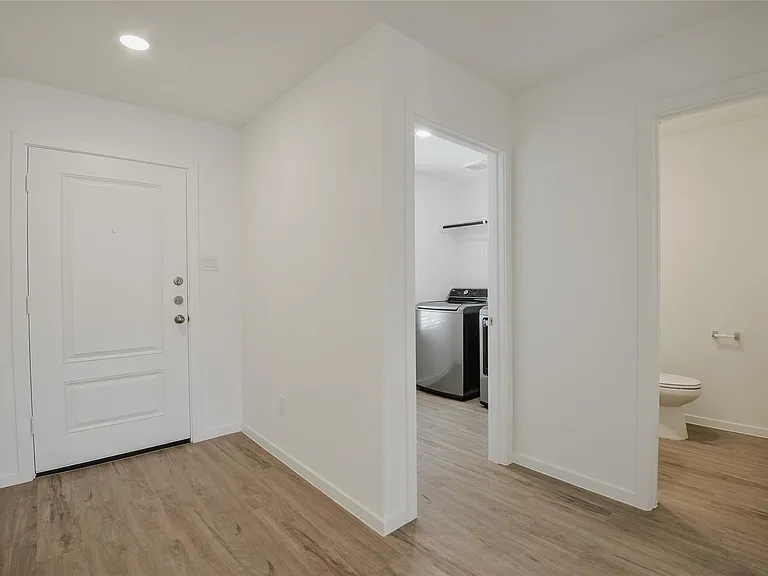 21811 Carpineti Ln — Photo 4