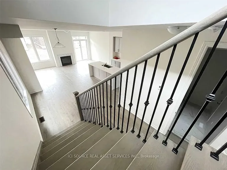 33 Macpherson St — Photo 7