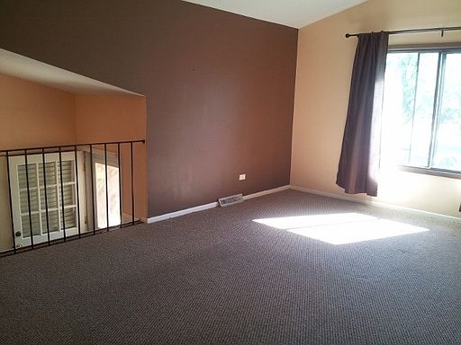 3rd image of 609 Evergreen Ct
