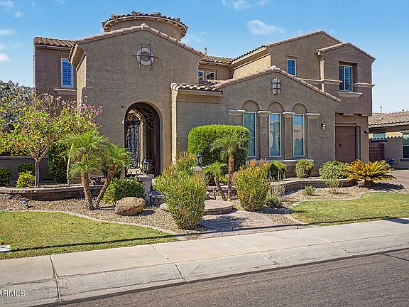 4th image of 2207 E LINDRICK Drive