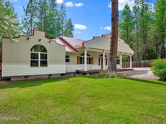 3rd image of 470 Diamond Heights Rd