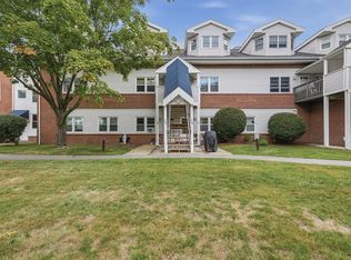 26 School St APT 204, Hull, MA 02045