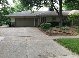 N86W16698 Jacobson Dr, Menomonee Falls, WI 53051