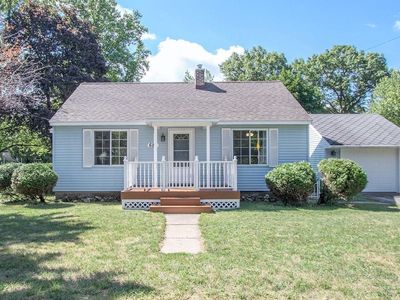 682 Four Mile Rd NW, Comstock Park, MI, 49321