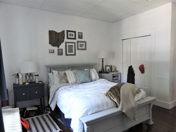 5th image of 5434 Howe St APT 1