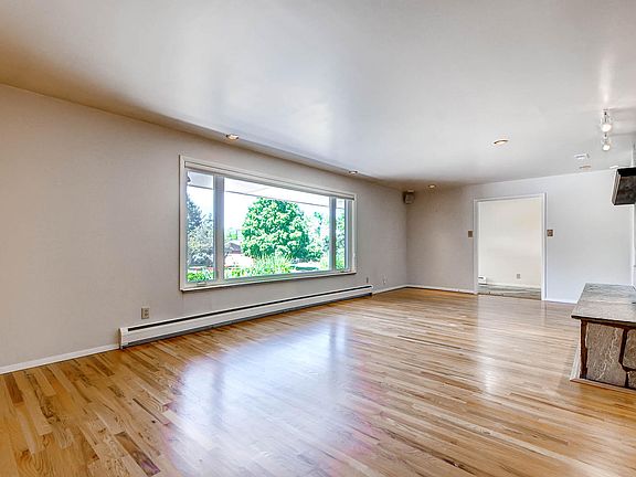 5th image of 3722 S Grape St
