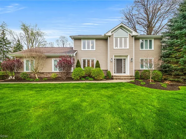 2897 Istra Ln, Willoughby Hills, OH 44092