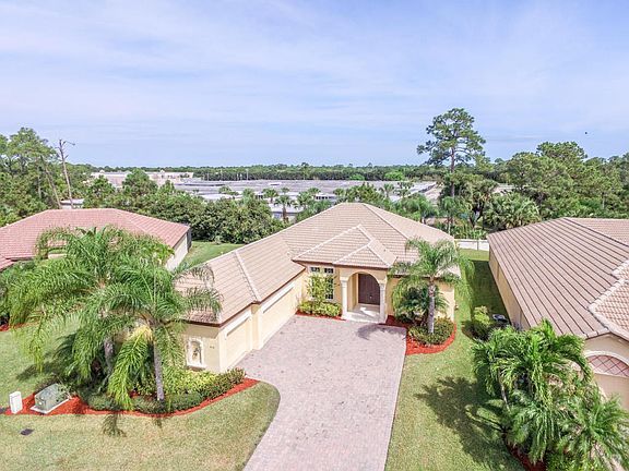 3rd image of 858 SW Saint Tropez Ct