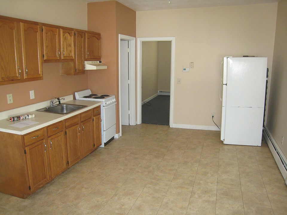2nd image of 10 Social St