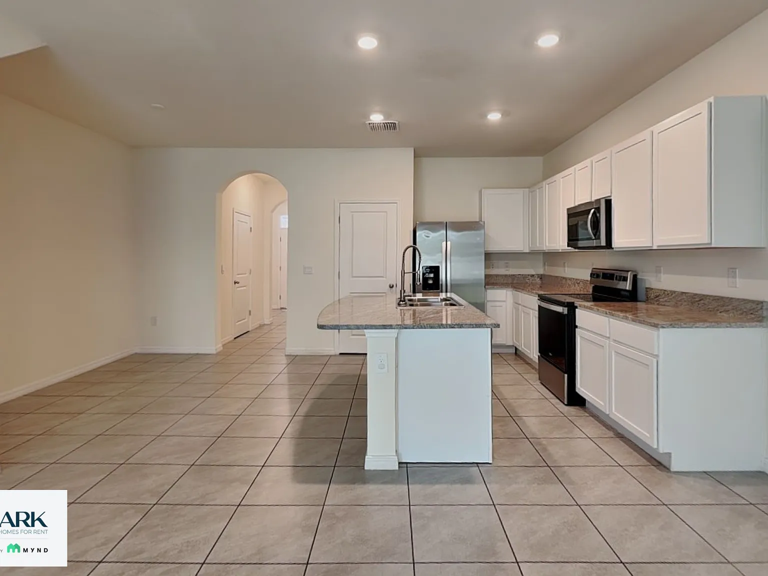 3 bed, 2.5 bath, 1673 sqft, $2,179 — Photo 4