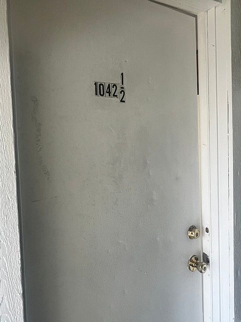 1st image of 1042 S New York Ave #1/2