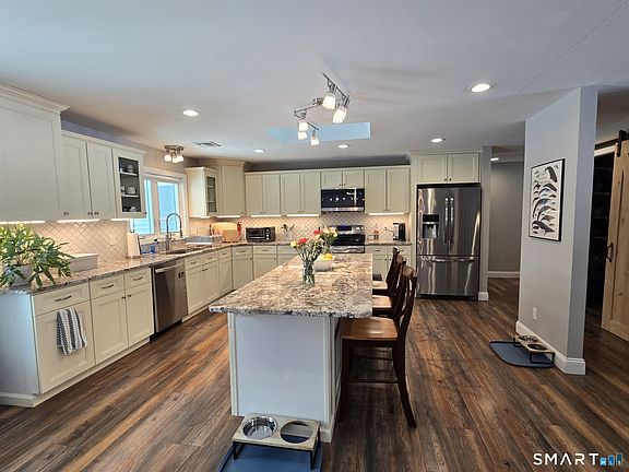 5th image of 573 Wolcott Road