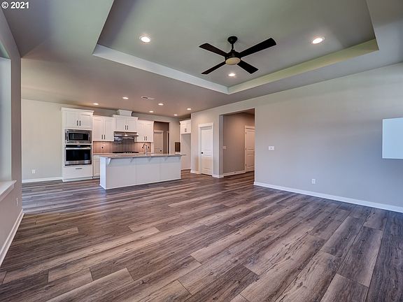 4th image of 8085 SE Reddington St #273