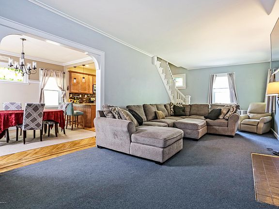 2nd image of 207 Morrison Ave