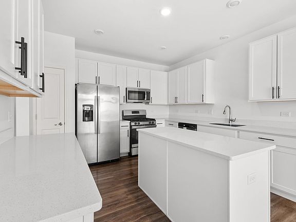 5th image of 15020 W Quincy Cir