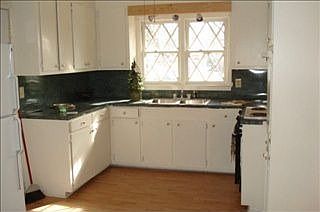 3rd image of 524 Lewellen Ave