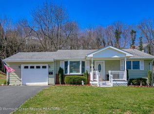 3 Peak St S, Highlands, NJ 07732