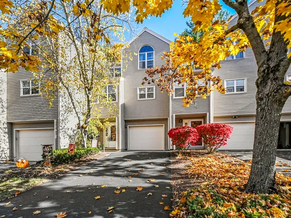 23 Thayer Pond Dr #6, Oxford, MA 01540