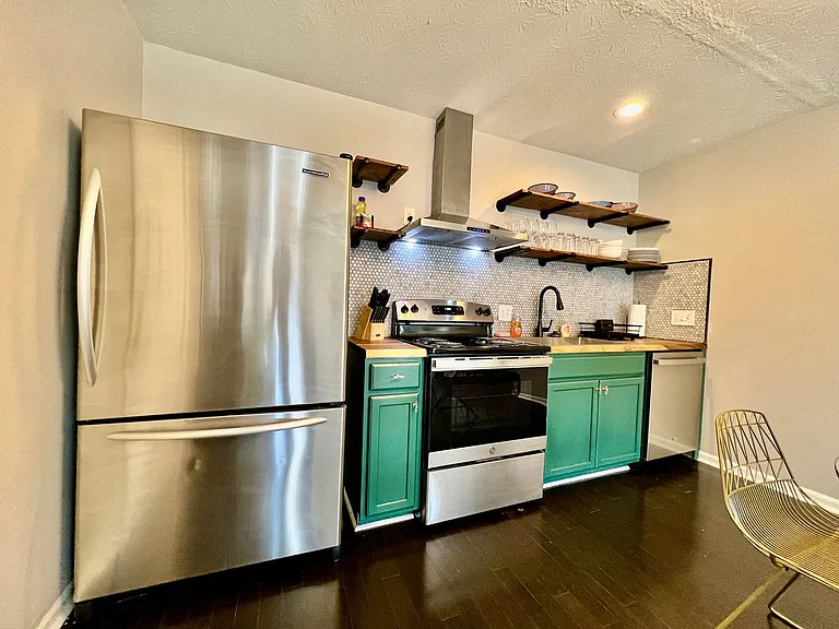 190 Overbrook Dr — Photo 7