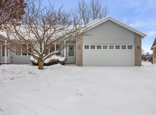 635 Constitution Ln, Deforest, WI 53532