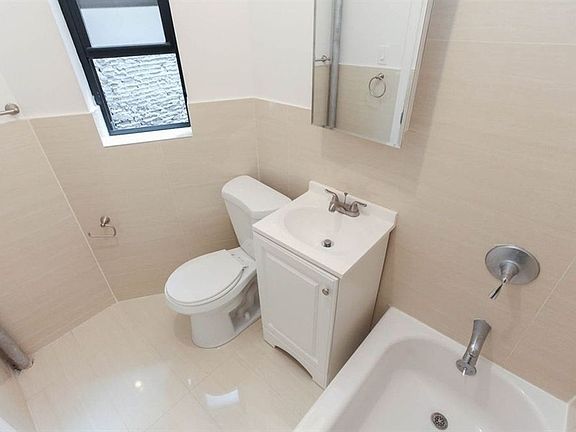 4th image of 315 W 21st St APT 5C