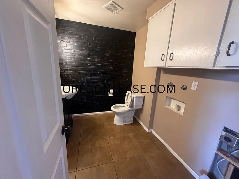 1710 Rambling Dr #1 — Photo 7