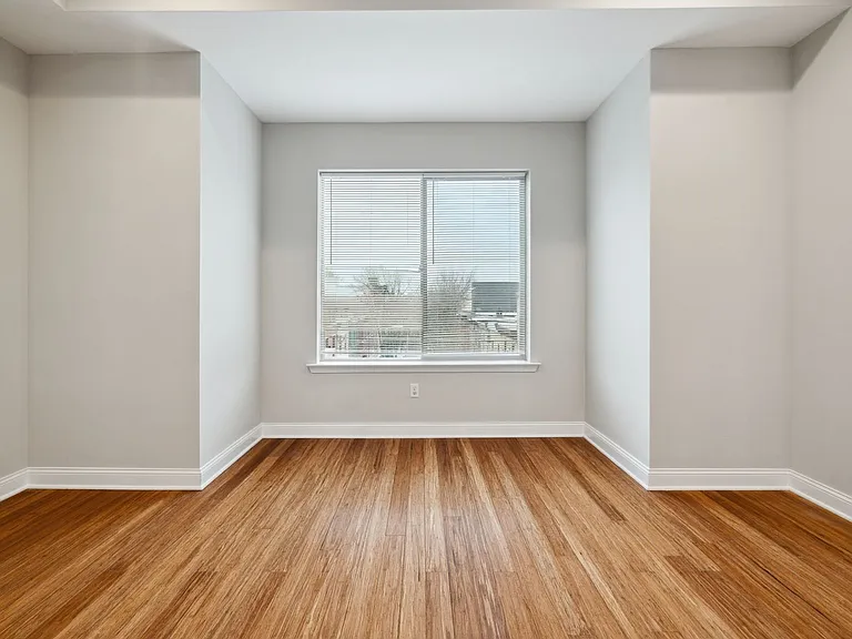 1633 Carpenter St — Photo 23