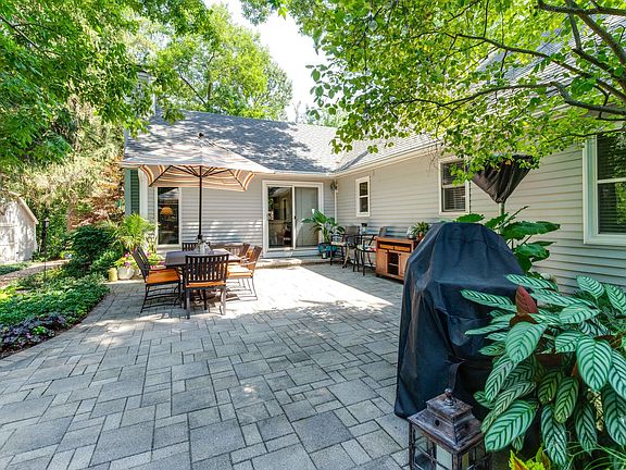 2nd image of 26640 N Circle Dr