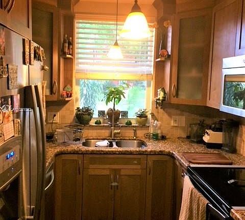 4th image of 1735 NE 142nd St #1735