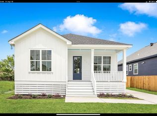 5555 Saint Ferdinand Dr, New Orleans, LA 70126