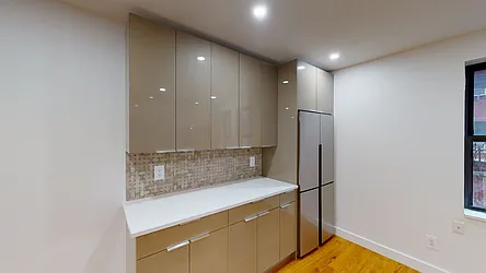 Sold by Thomas Lipovetsky, LREB