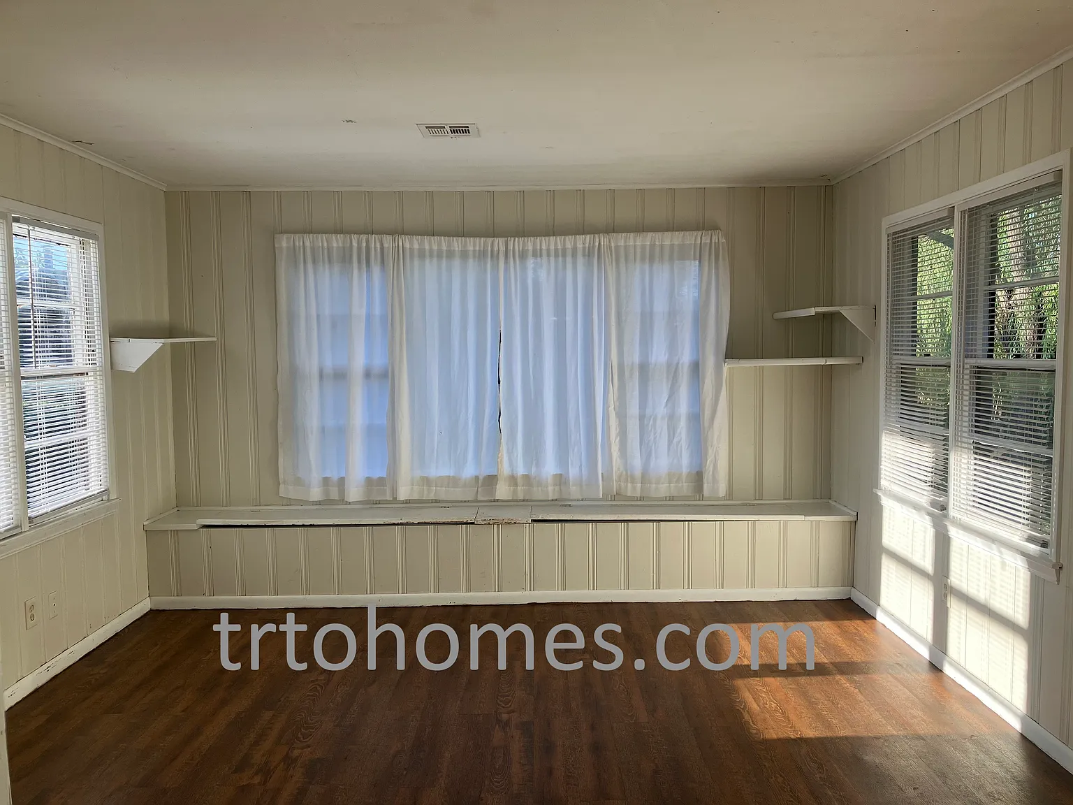 3 bed, 1152 sqft, $1,225 — Photo 2