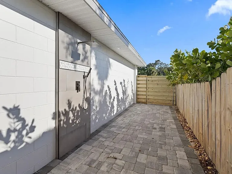 415 N Shore Dr #ID1459973P — Photo 50