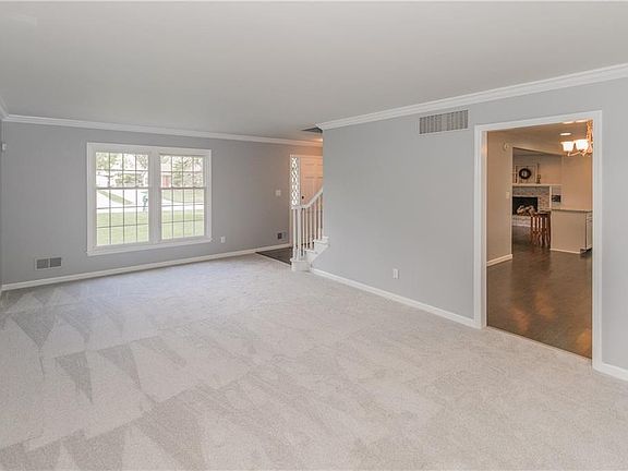 5th image of 6425 Colebrook Dr