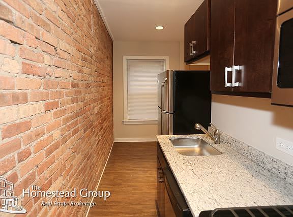 2nd image of 900 W Schubert Ave #3C