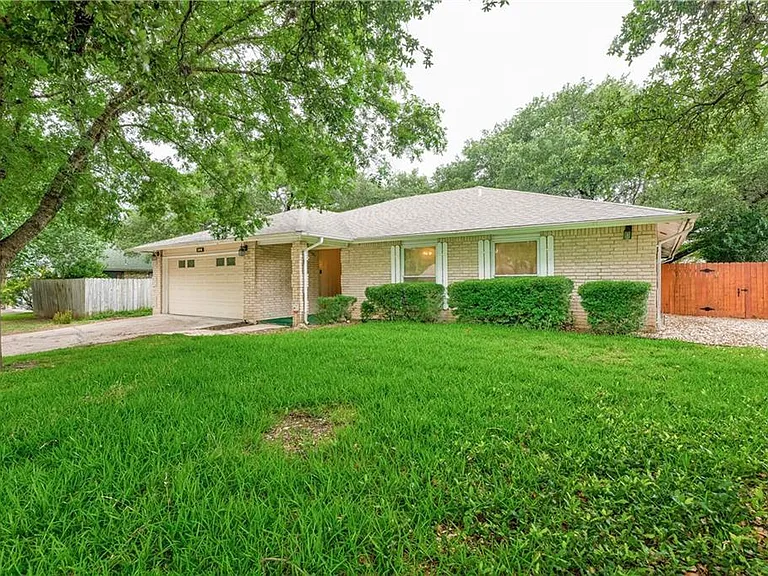 12118 Black Angus Dr — Photo 1