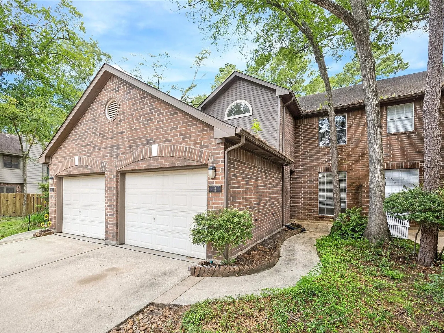 3 bed, 2.5 bath, 1501 sqft, $2,000 — Photo 1