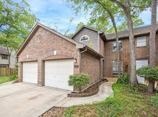 9 E Willowwood Ct, Spring, TX 77381