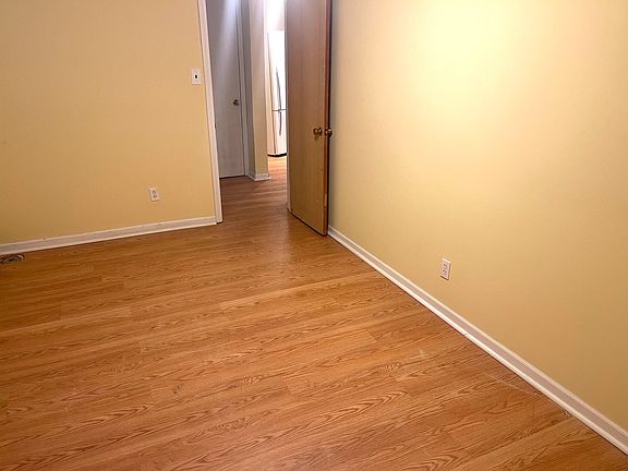 4th image of 2716 E 76th Pl #G
