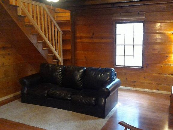 2nd image of 41838 Merriman Ln