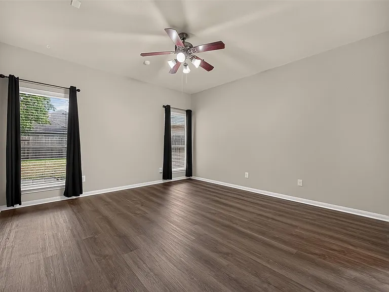 2110 Castle Gardens Ln — Photo 22