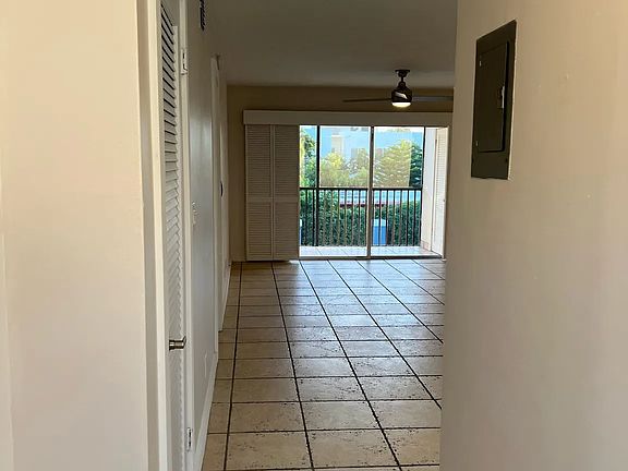 2nd image of 612 NE 20th Ave APT 7