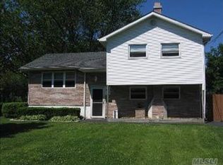 34 William St, Port Jefferson Station, NY 11776