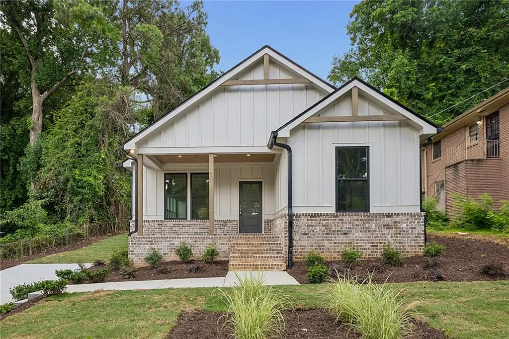 3 bed, 2.0 bath, 1308 sqft, $2,500 — Photo 2