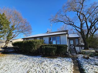 12135 2nd Ave, Pleasant Prairie, WI 53158