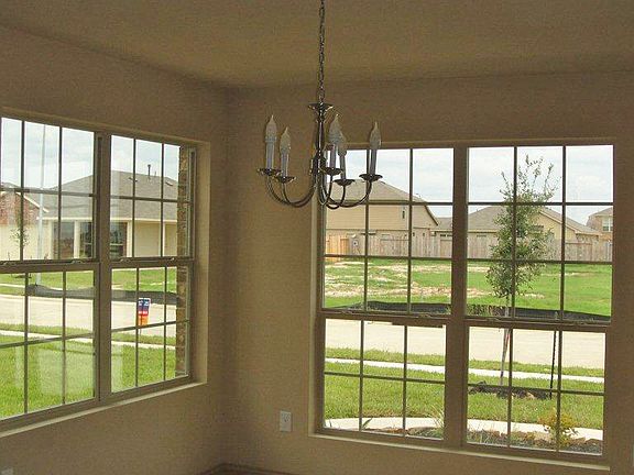 5519 Floral Valley Ln.