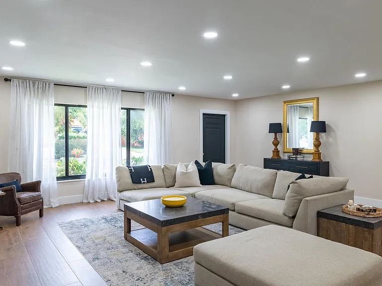 335 Franklin Rd — Photo 4