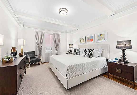 5th image of 20 E 35th St APT 3G